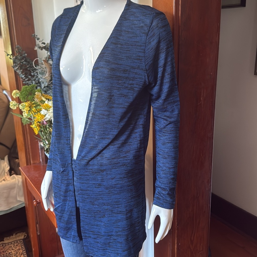 NWT northern reflections size small sheer Women's Blue Open Front Cardigan